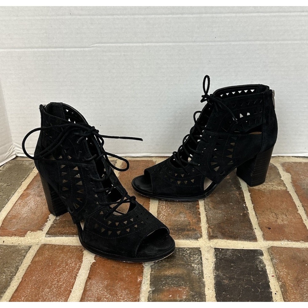 Vince Camuto Lallia Peep Toe Suede Heels Booties Sz 8.5 Laser-Cut-Lace Up Shoes